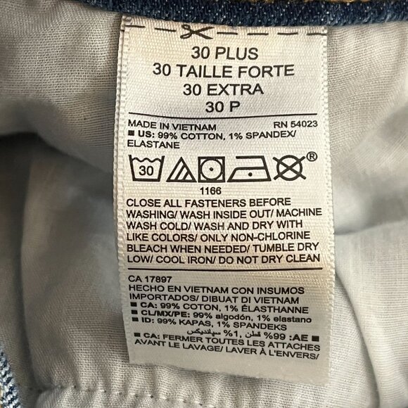 Old Navy Boyfriend Denim Shorts Size 30 Plus Blue Distressed Stretch Jean - Picture 4 of 7